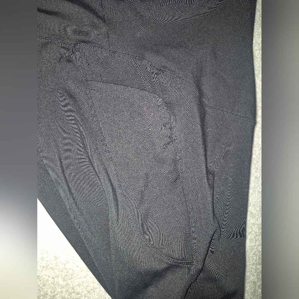 High-Waisted Black Maternity Leggings - Picture 4 of 4